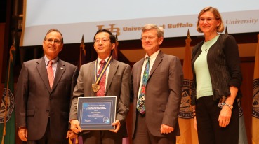 Chunming Qiao Chancellor's Award Image