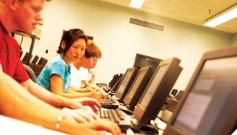 photo of CSE students in computer lab
